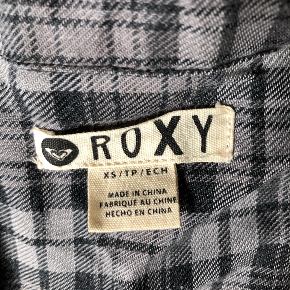 Button down Roxy flannel - Picture 3 of 3